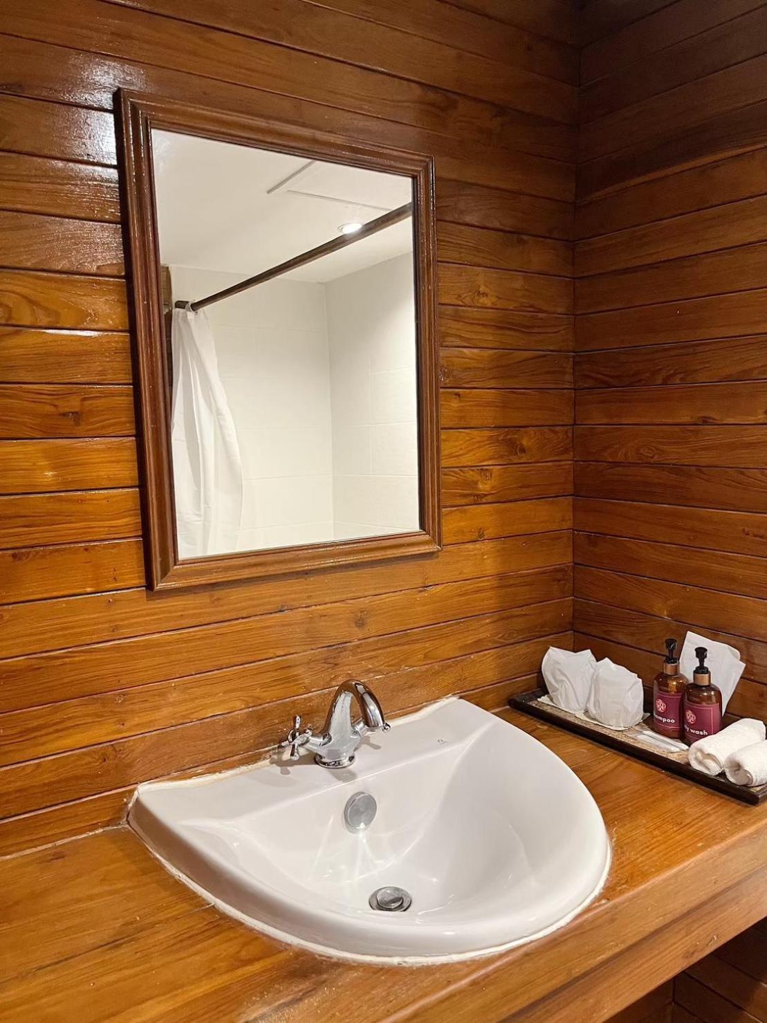 מאה סאריאנג Riverhouse Resort מראה חיצוני תמונה